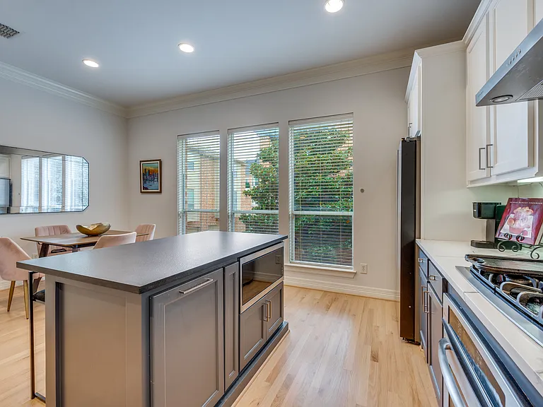 4232 Holland Ave — Photo 16