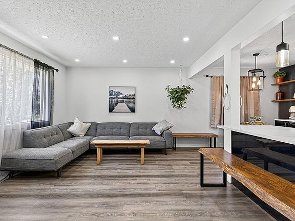 5th image of 5216 97a Ave NW