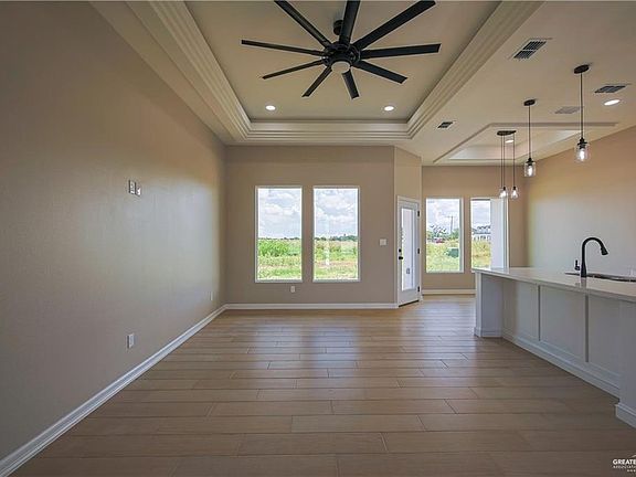 3rd image of 1048 Nina Ave