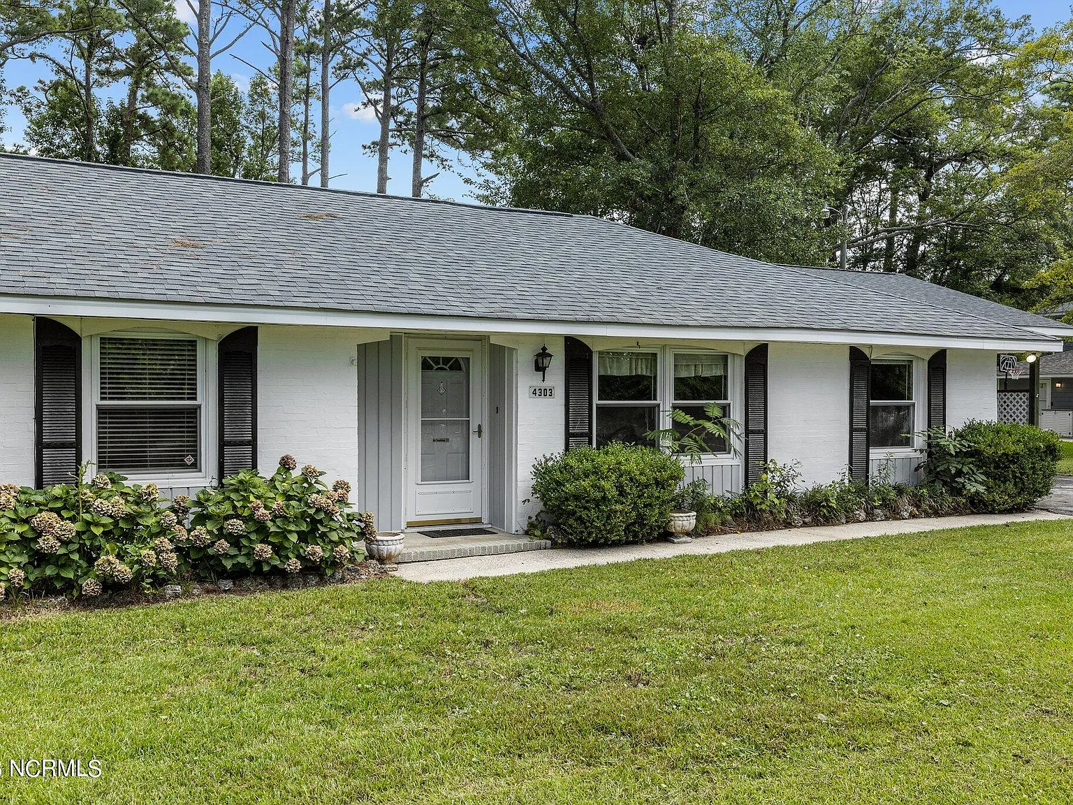3 bed, 2.0 bath, $2,500 — Photo 3