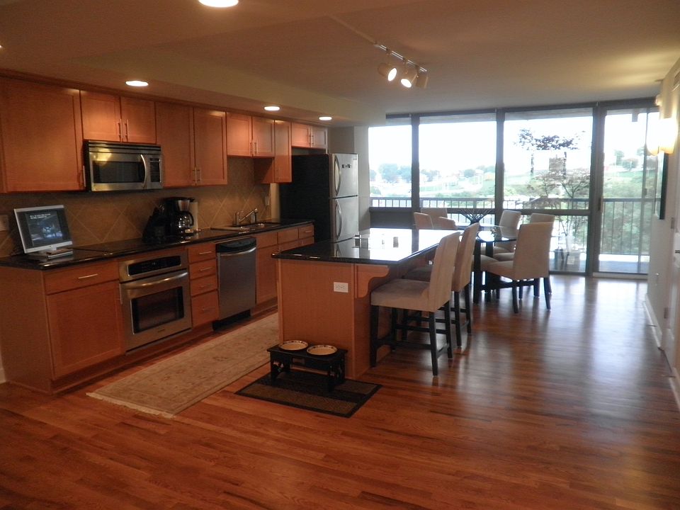 1st image of 600 E Admiral Blvd #701