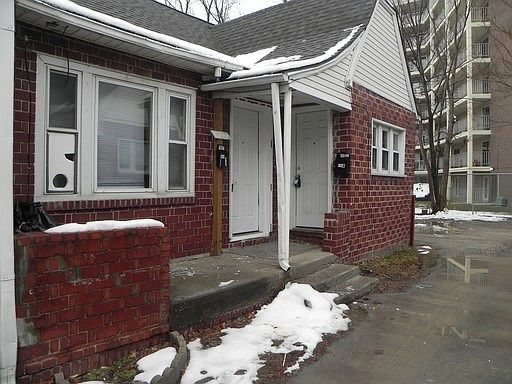 1st image of 514 W Walnut St