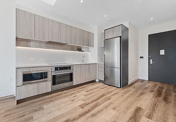 5th image of 171 Chrystie St Penthouse B