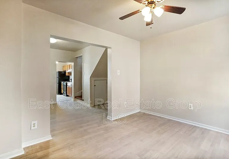 118 S Locust St — Photo 9
