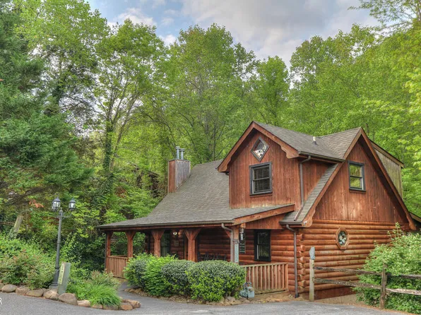 2040 Whispering Pines Way, Sevierville, TN 37876