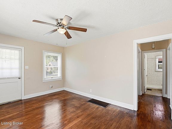 5th image of 2519 Standard Ave