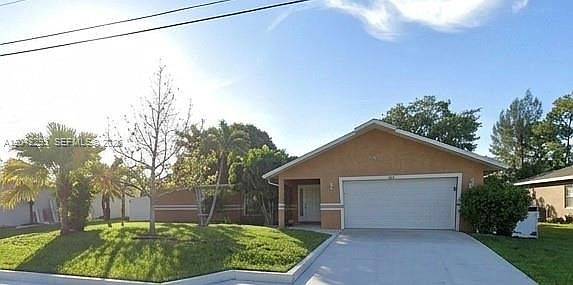 1st image of 1925 SE Floresta Dr