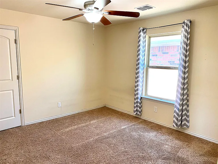 621 Fleming St — Photo 22