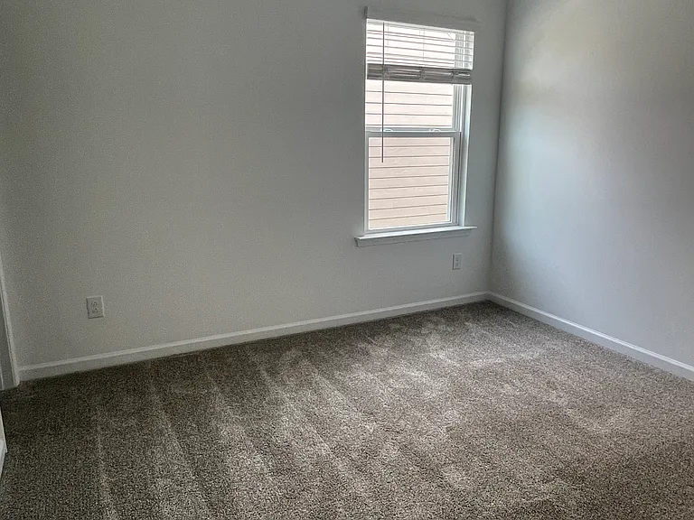 11542 Glasden Rd — Photo 8