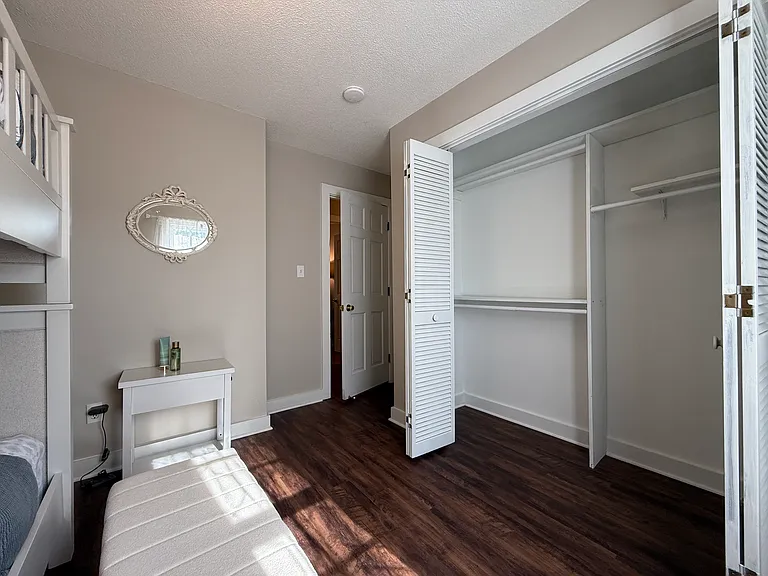 505 Westbrook Dr — Photo 23
