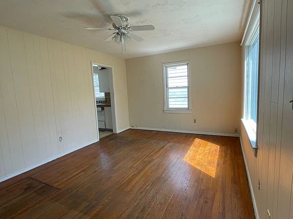 2nd image of 1619 E McDaniel St