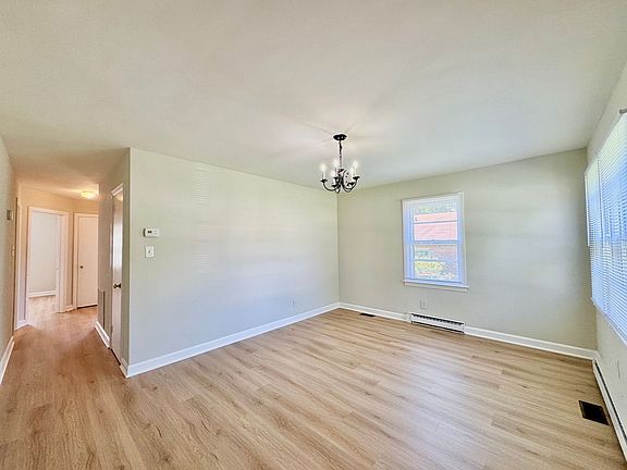 2nd image of 806 Carolina St