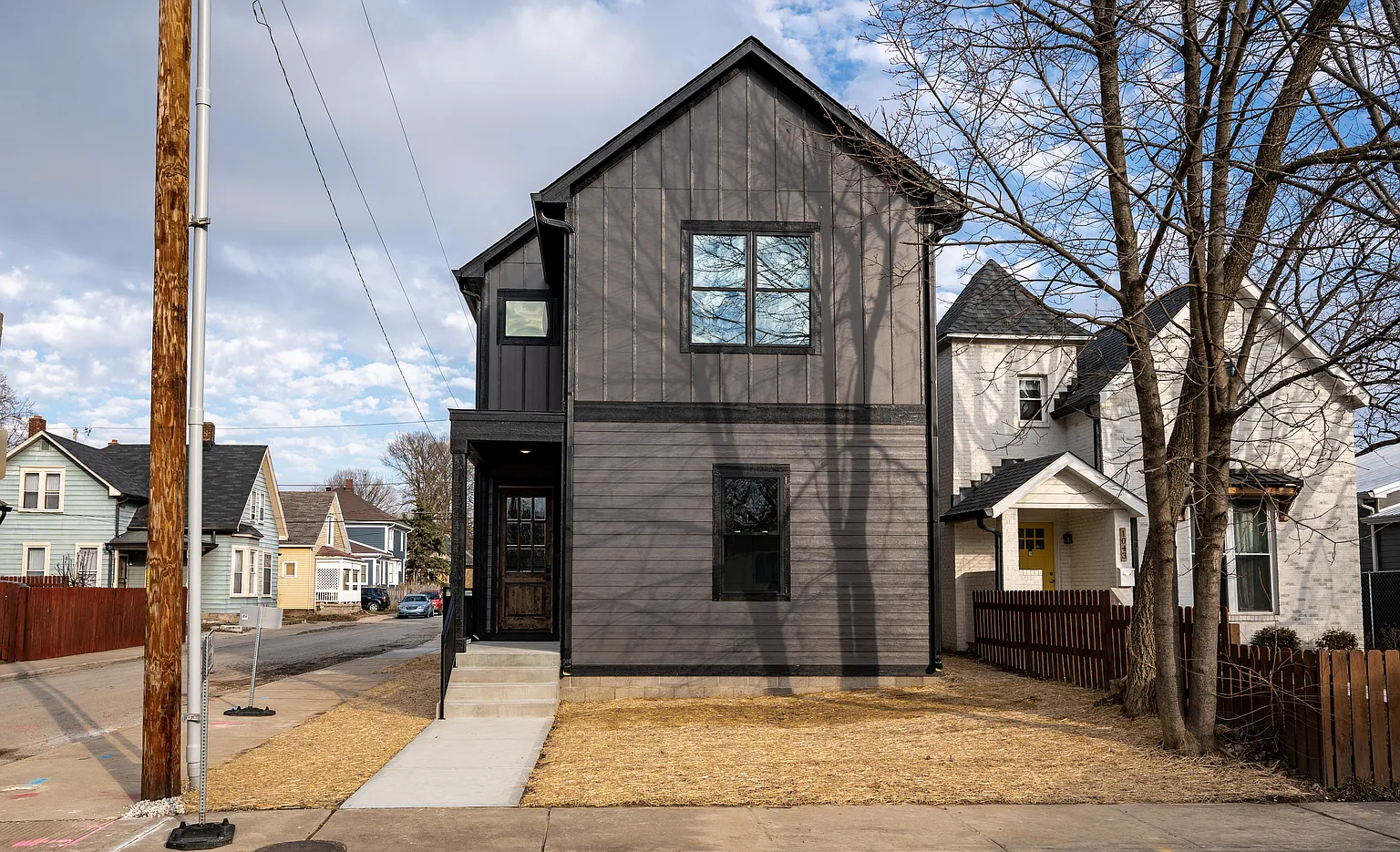 1047 N Beville Ave photo 1