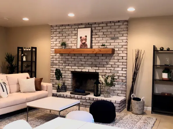 18408 E Kirkwall Rd, Azusa, CA 91702