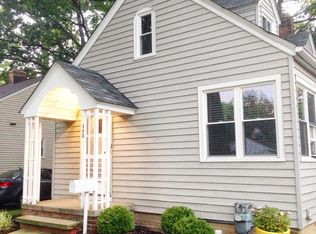 385 Canterbury Rd, Bay Village, OH 44140