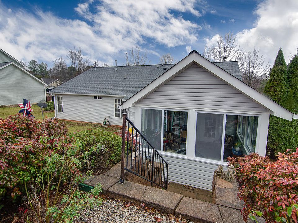 2nd image of 908 Satinwood Dr