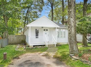 22 Amherst Way, Hopatcong, NJ 07843