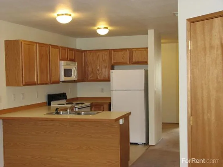 955 S 5th St W — Photo 7