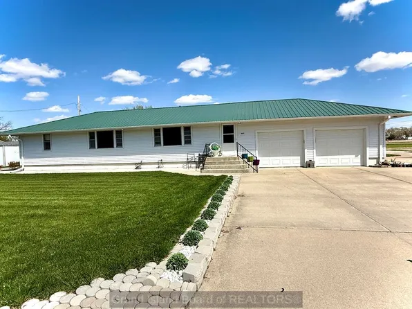 1007 Walnut St, Wood River, NE 68883