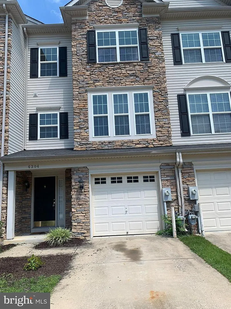 4304 Vintage Ivy Ln photo 1