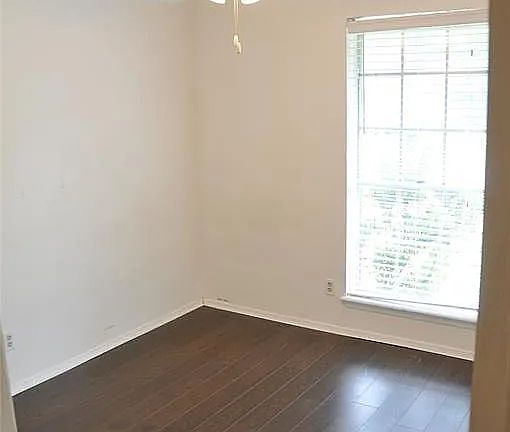 5th image of 5602 Berry Hill Dr