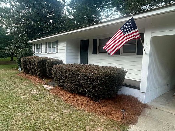 3rd image of 707 Barfoot Ext