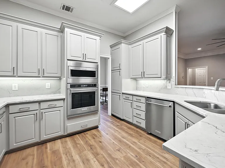 6301 Meadow Lakes Dr — Photo 17