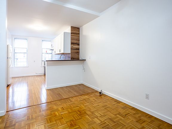 3rd image of 67 Jewell St #3L