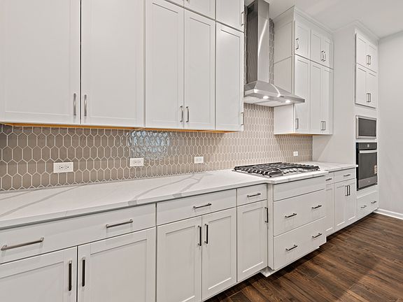 3rd image of 7689 Hatcher Heights Dr