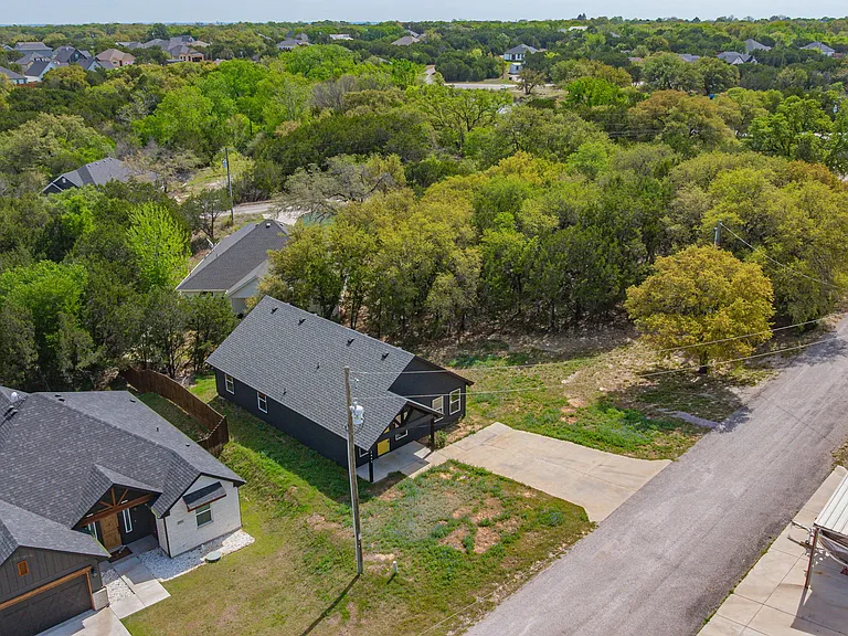 2604 Santiago Dr — Photo 17