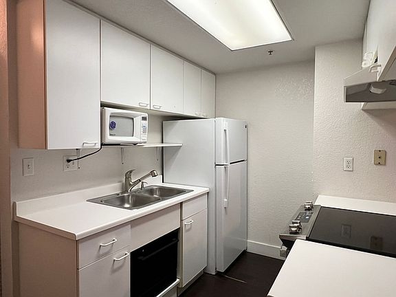 3rd image of 201 Harrison St APT 702