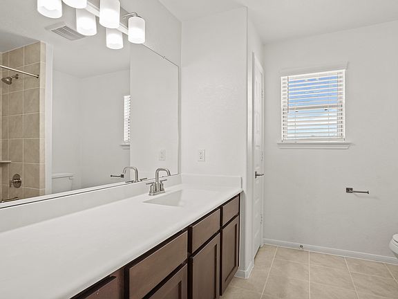 Hall bath 2