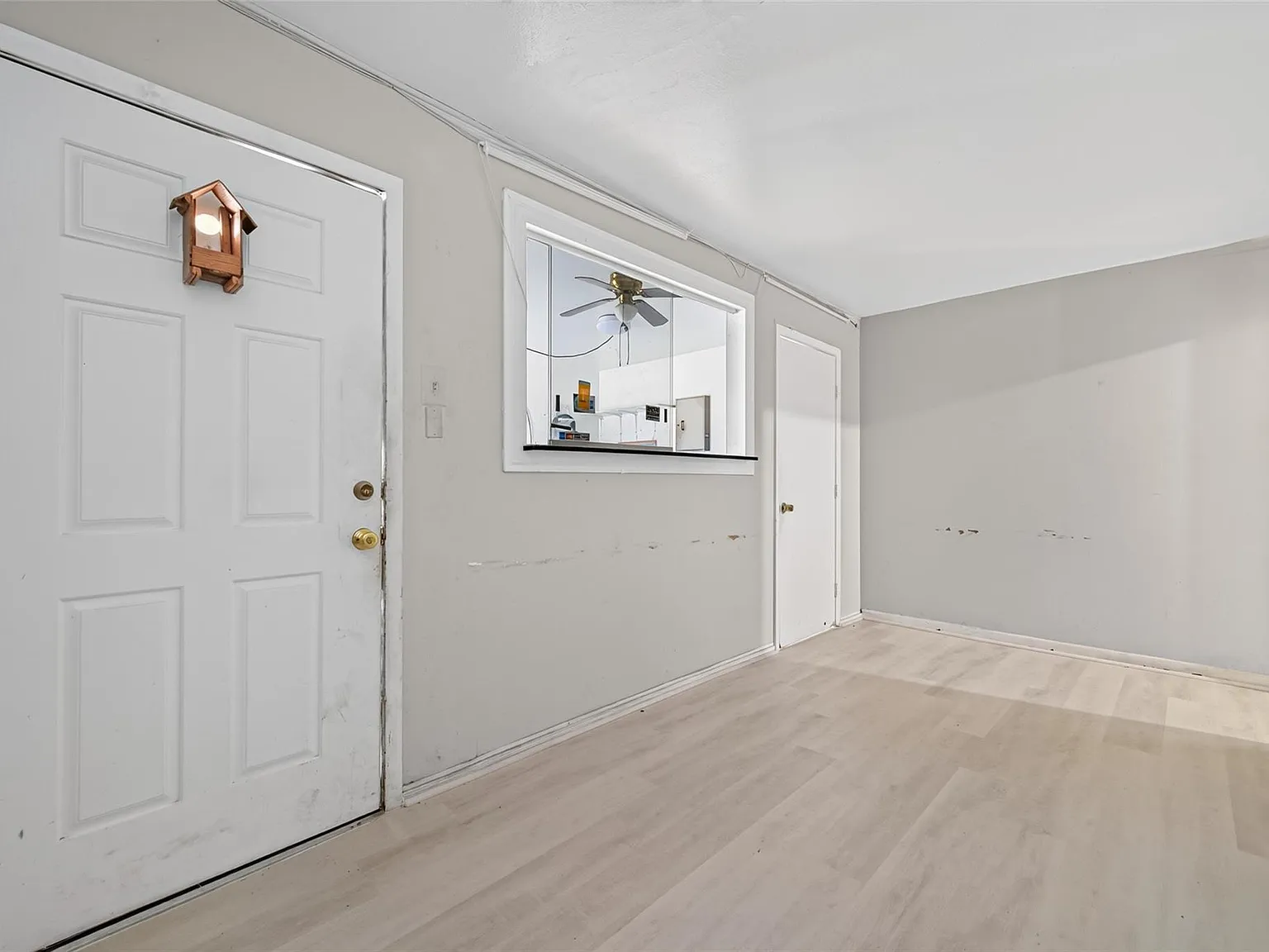 3 bed, 1.0 bath, 5036 sqft, $3,500 — Photo 3