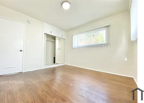 12347 Riverside Dr — Photo 5