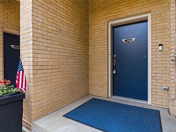 2nd image of 190 Roslyn Street #1306