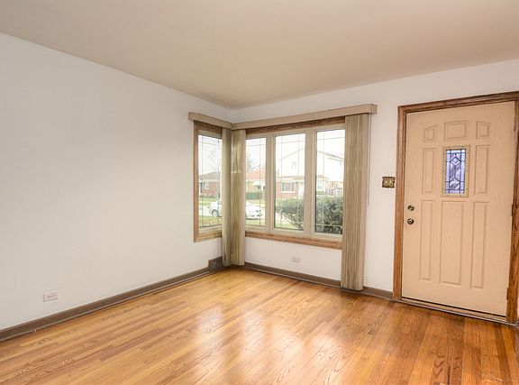 4th image of 1036 31st Ave