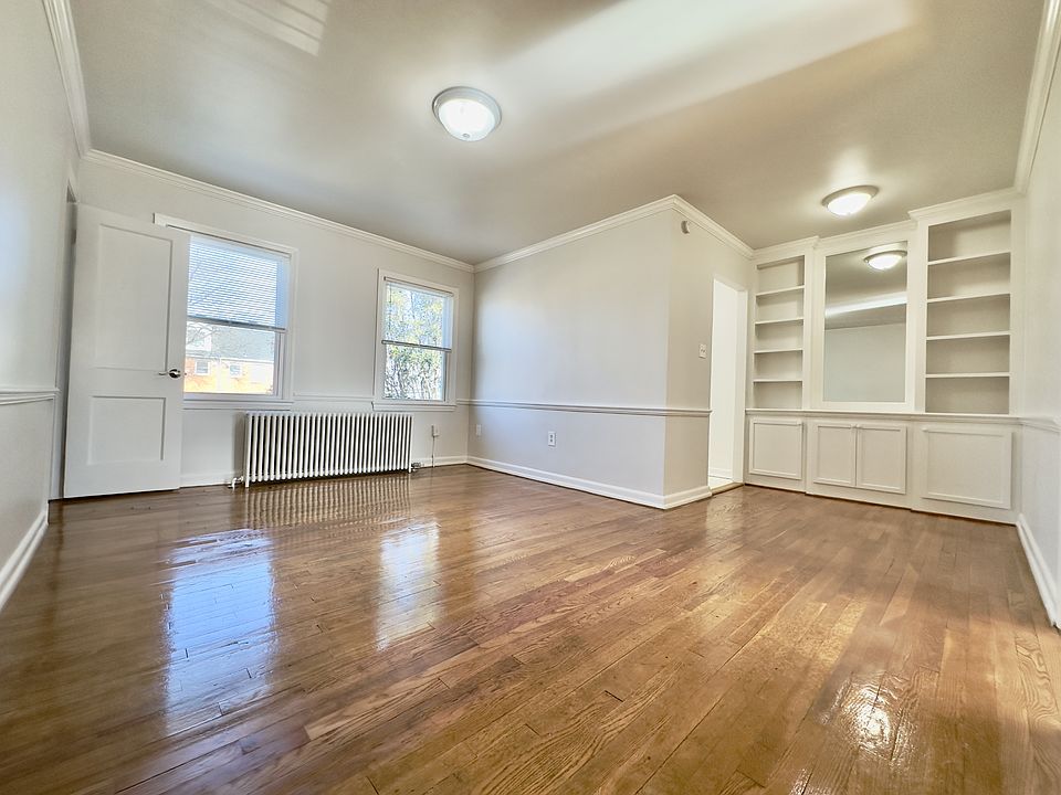 1st image of 914 Green St APT 3