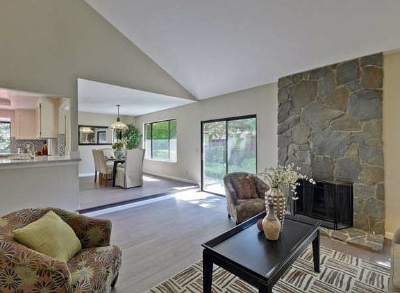 3rd image of 10206 English Oak Way