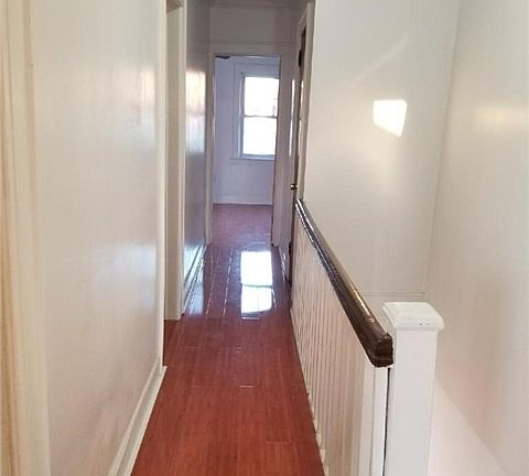 4th image of 10470 114th St