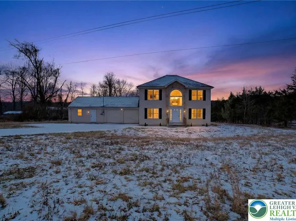 5693 Neola Rd, Stroudsburg, PA 18360