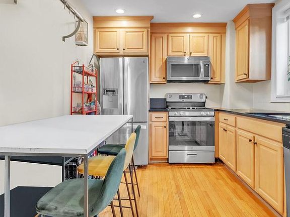 5th image of 764 S Hicks St