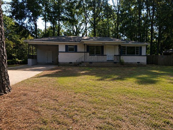 1826 Wisteria Dr