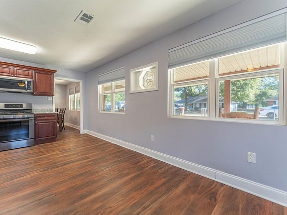 5th image of 30609 Anderson Dr