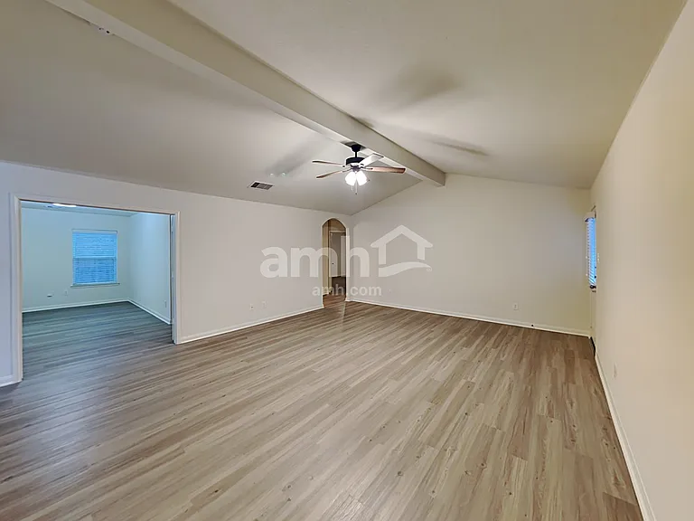 22718 Klingamans Way — Photo 7