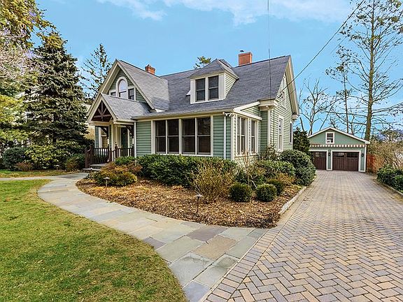 Stylish, Sunny and Sophisticated Colonial