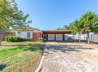 204 Freeman Dr, Moore, OK 73160