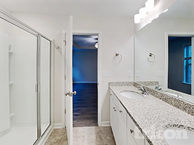 305 Knowles Pl — Photo 8