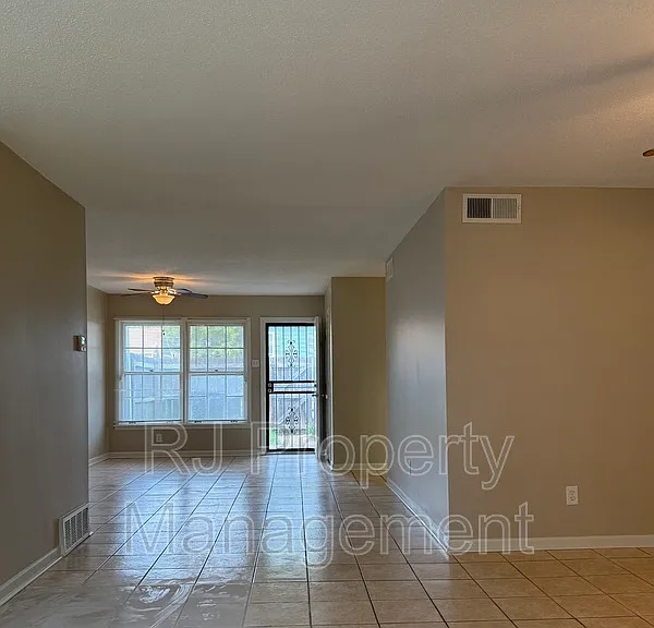 3400 Lord Dunmore Cv — Photo 8