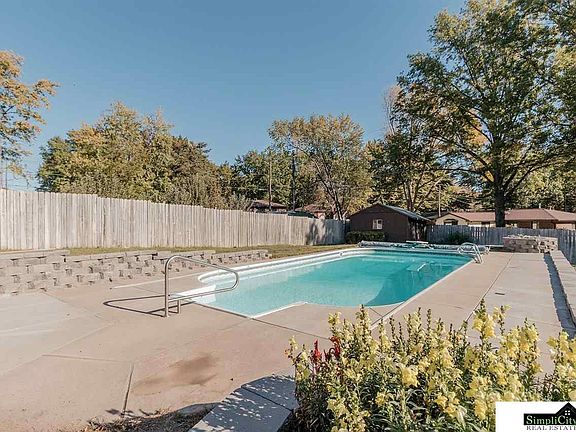 2nd image of 700 Sierra Dr
