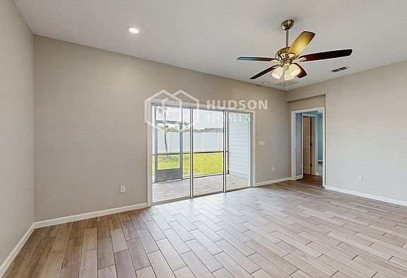 5th image of 1658 Mathews Manor Dr